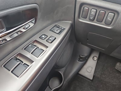 2027 Mitsubishi Outlander Sport SE