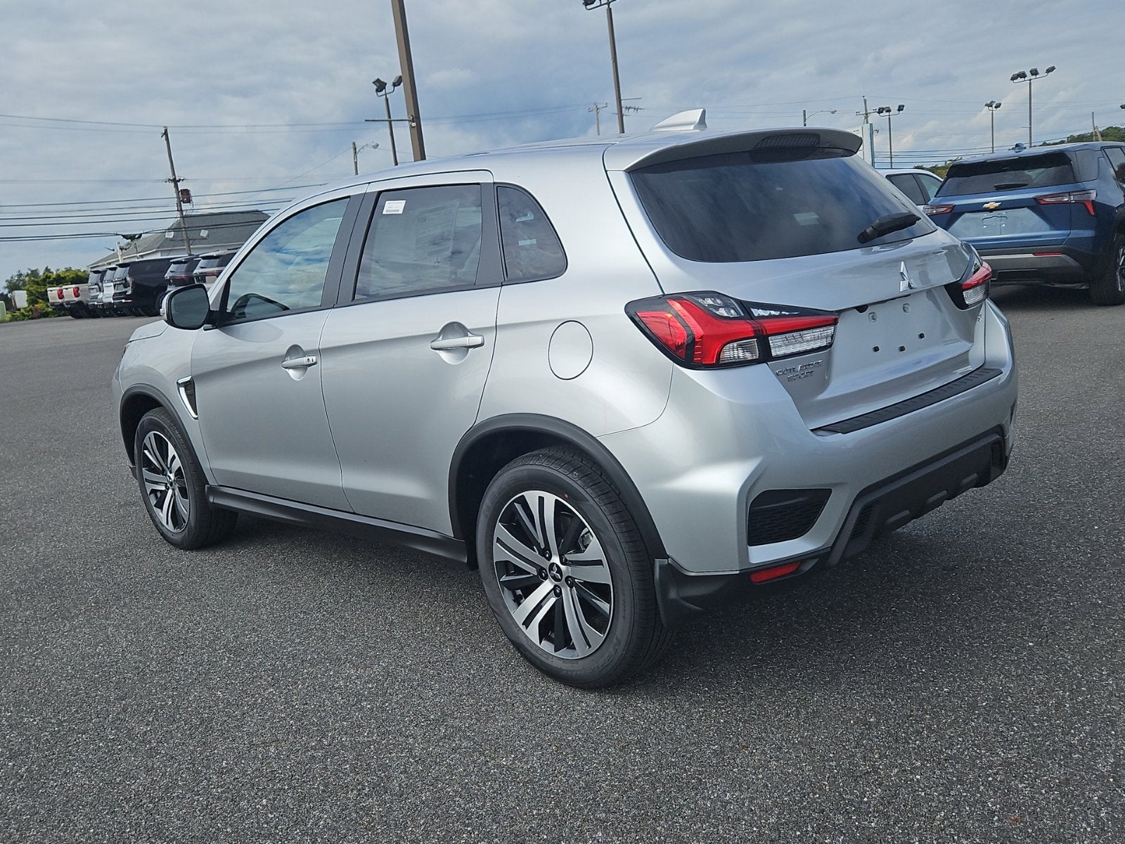 2027 Mitsubishi Outlander Sport SE