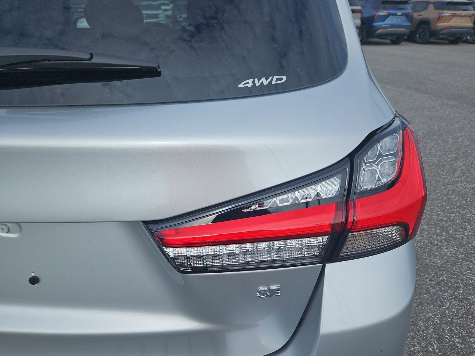 2027 Mitsubishi Outlander Sport SE