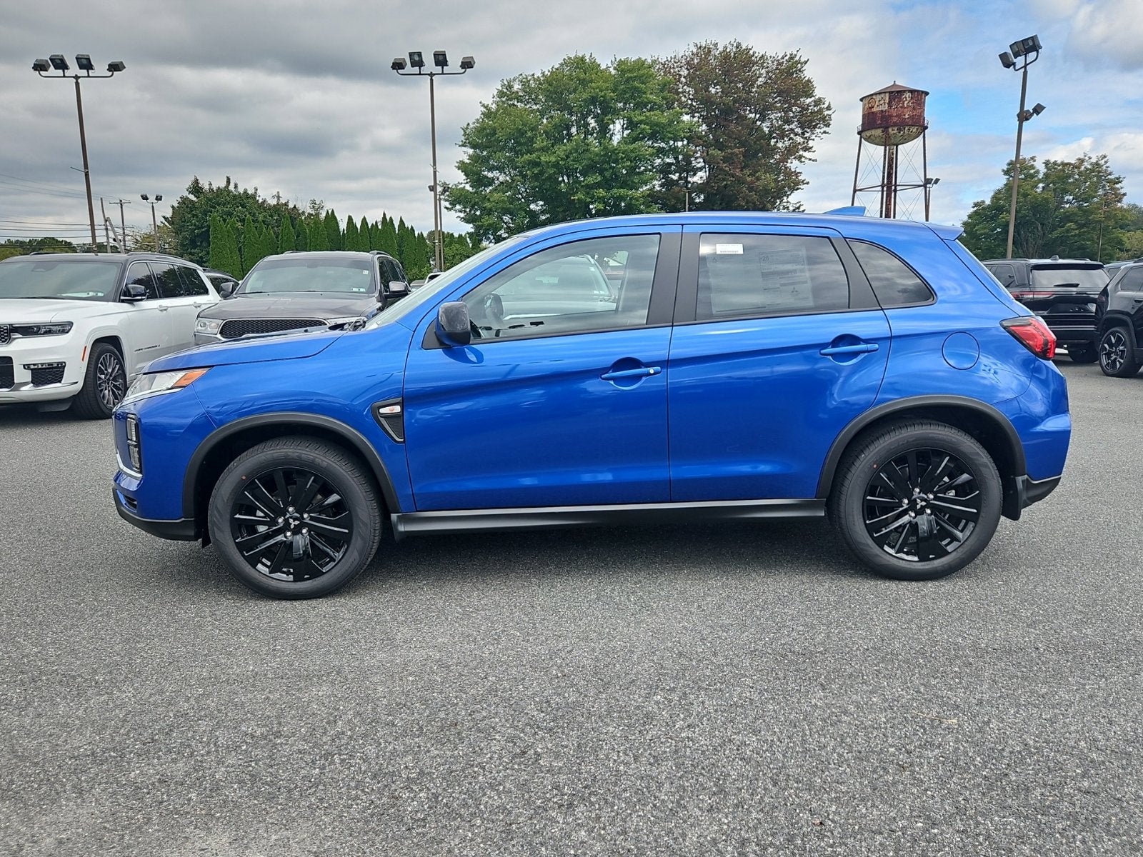2027 Mitsubishi Outlander Sport LE