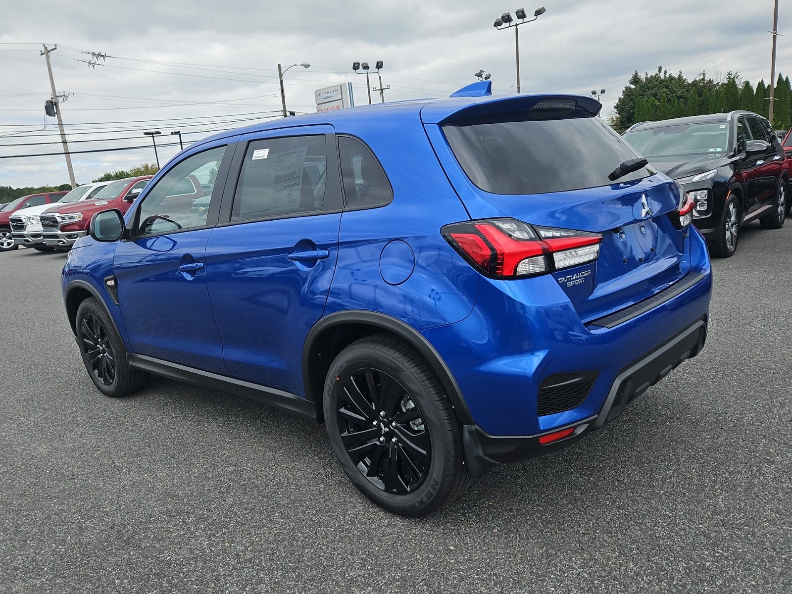 2027 Mitsubishi Outlander Sport LE