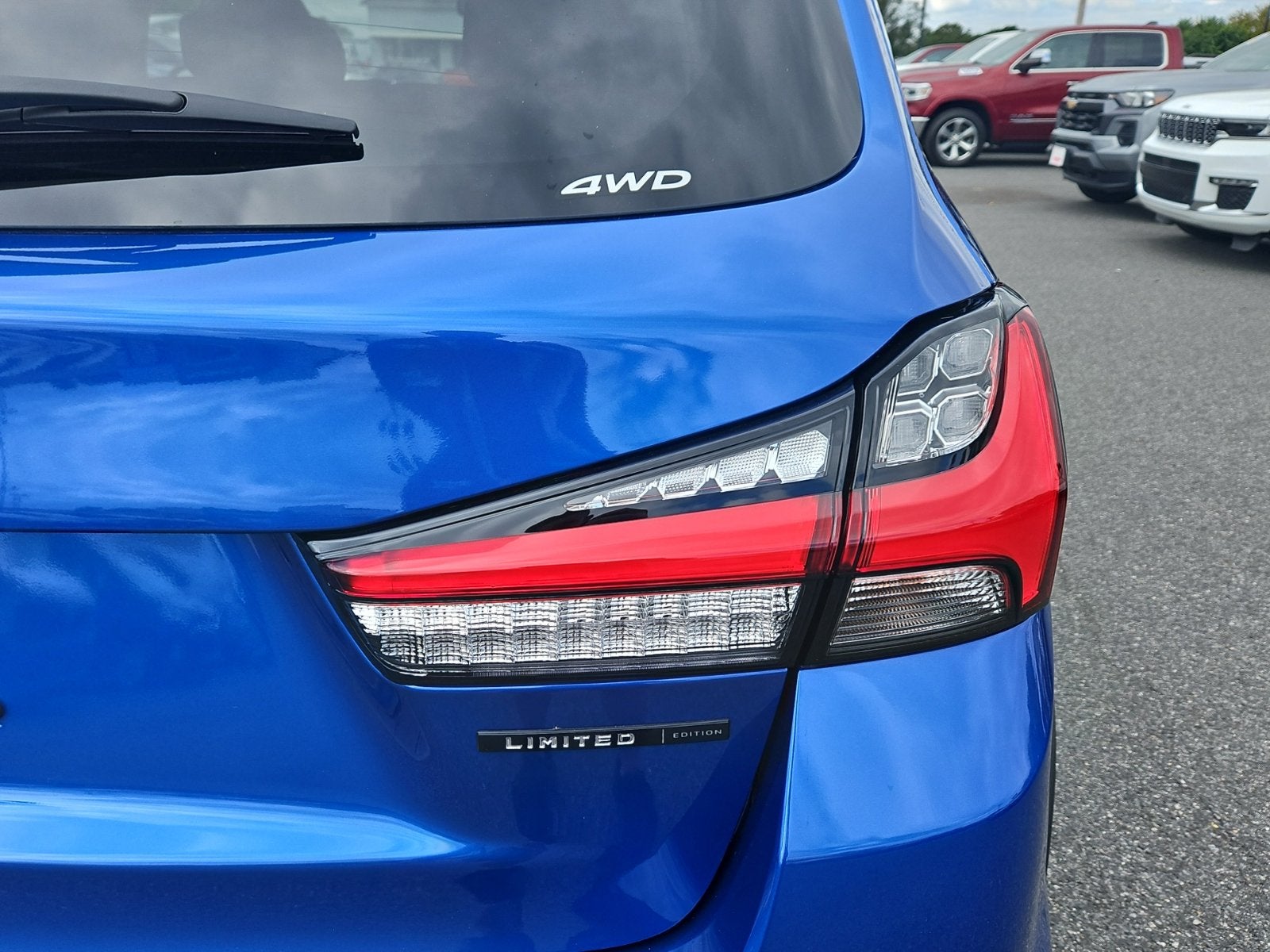2027 Mitsubishi Outlander Sport LE