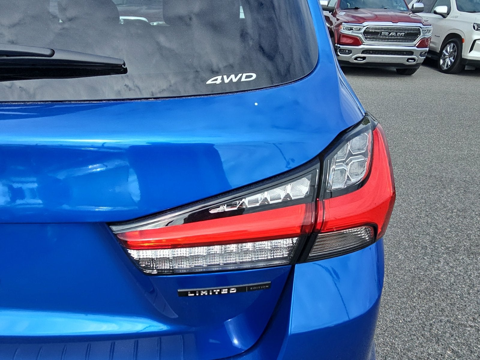 2027 Mitsubishi Outlander Sport ES