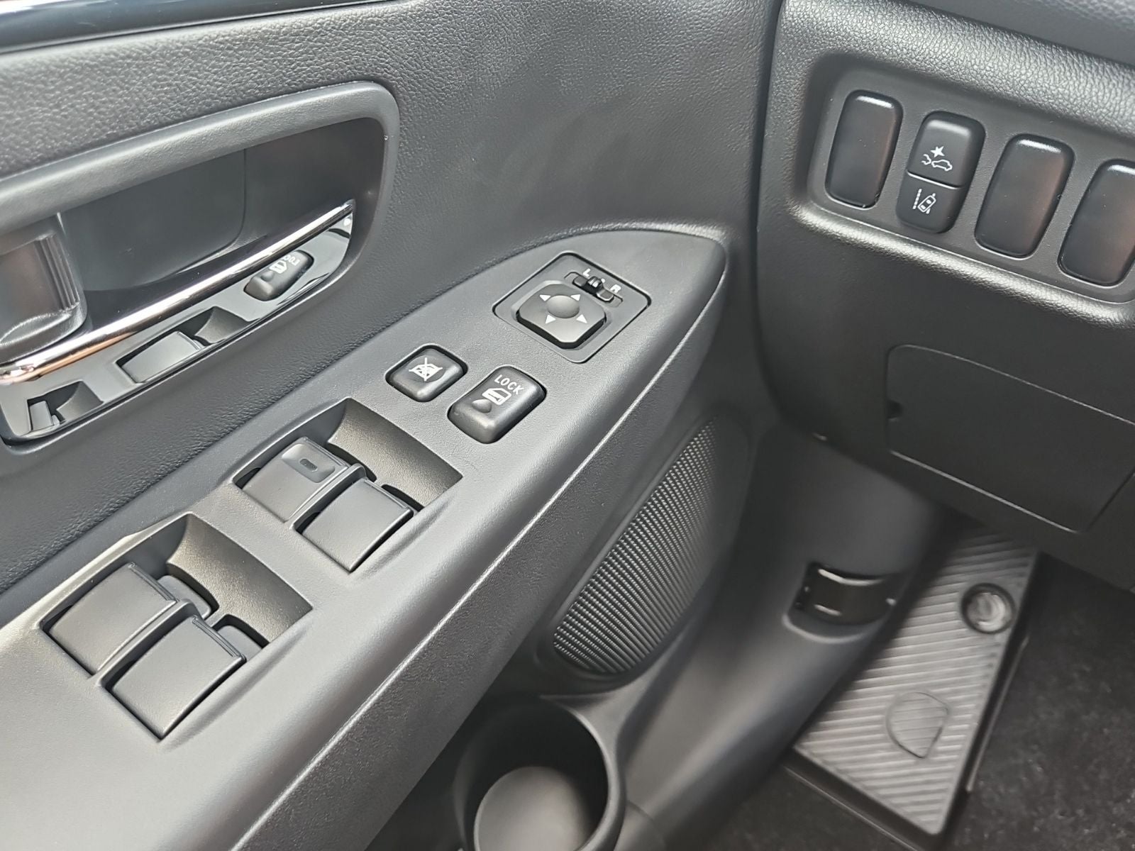 2026 Mitsubishi Outlander Sport ES