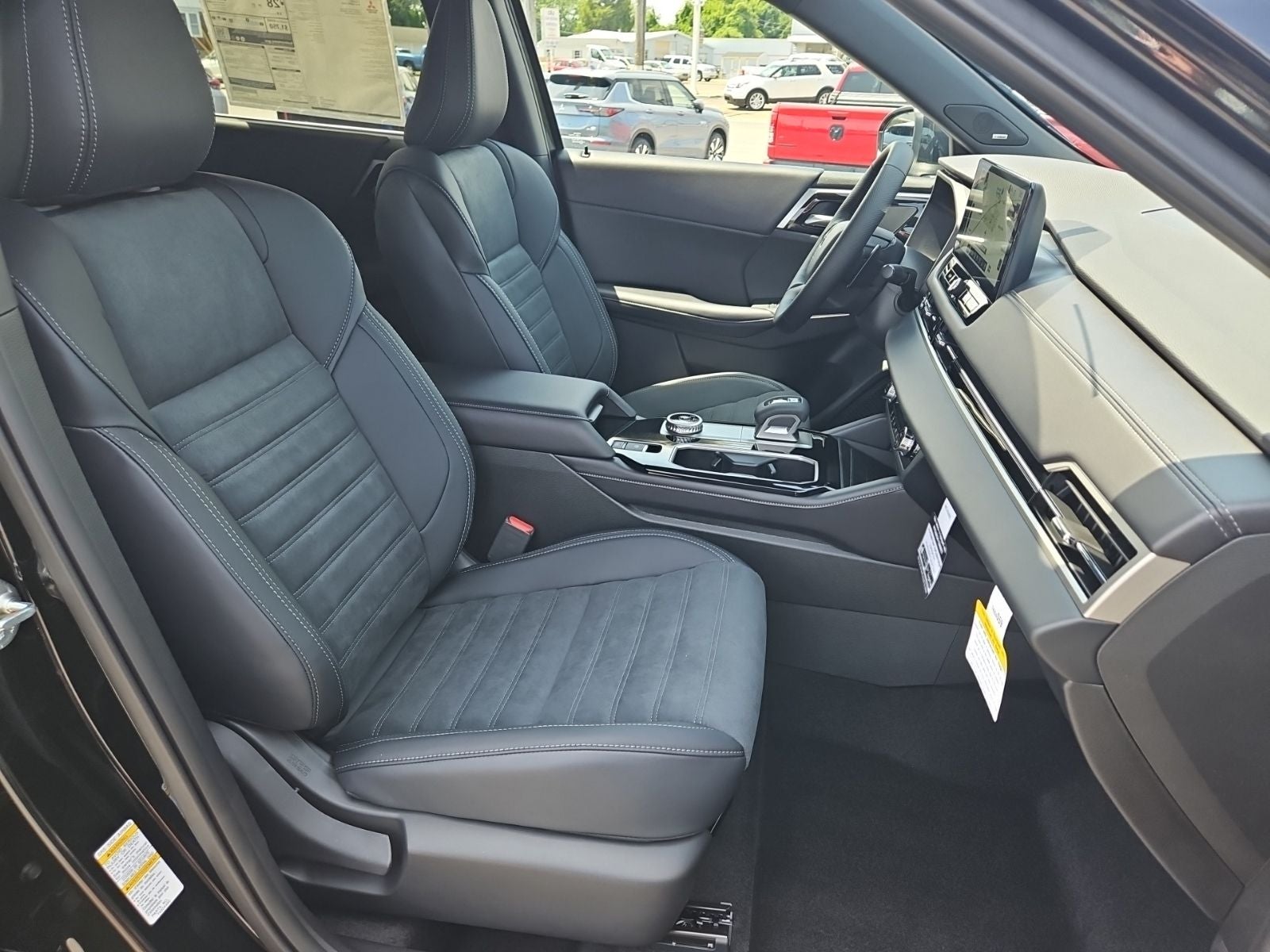 2026 Mitsubishi Outlander LE