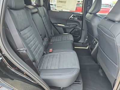 2026 Mitsubishi Outlander LE