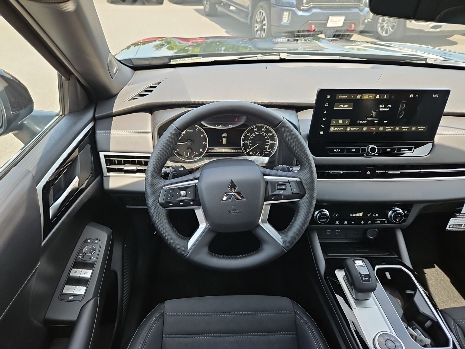 2026 Mitsubishi Outlander LE