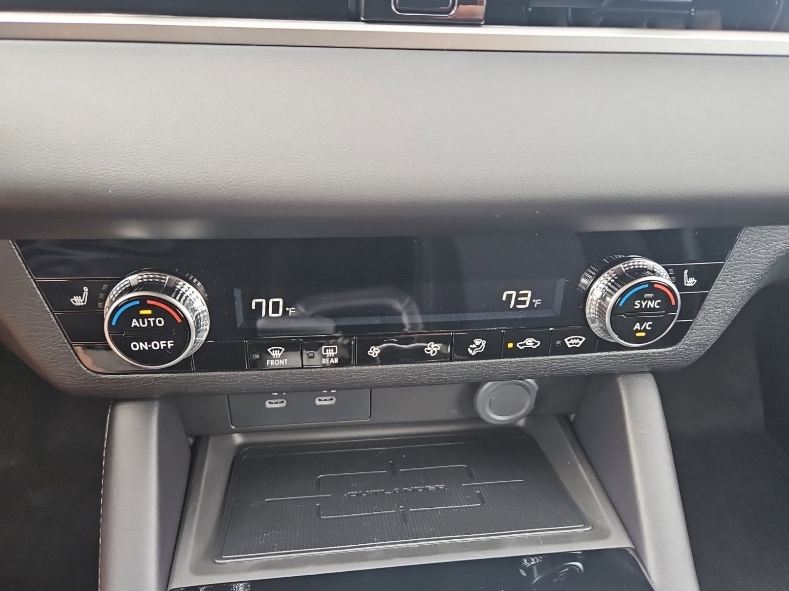 2026 Mitsubishi Outlander ES