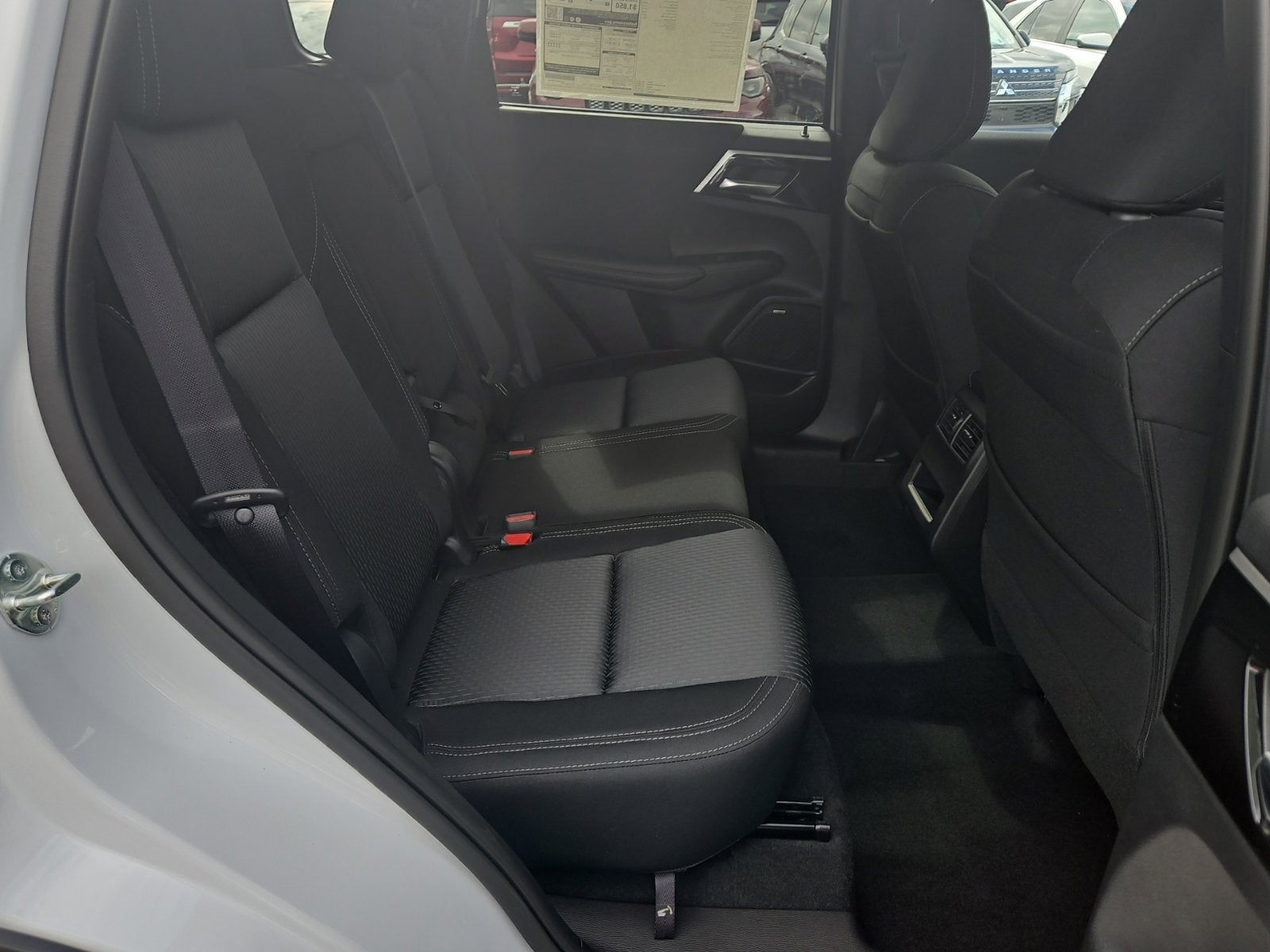 2026 Mitsubishi Outlander ES