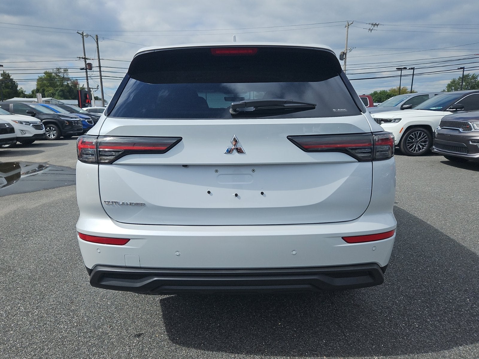 2026 Mitsubishi Outlander ES