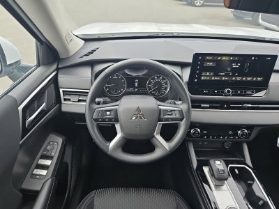 2026 Mitsubishi Outlander ES