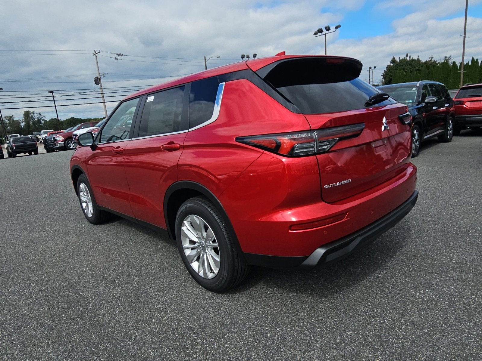 2026 Mitsubishi Outlander ES