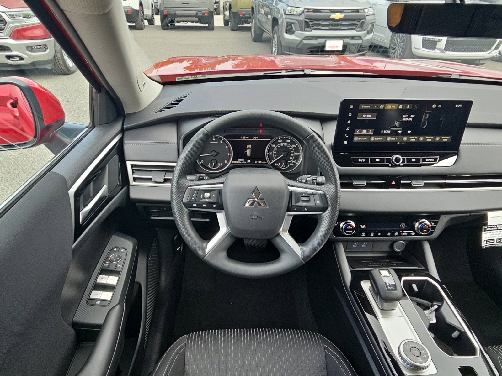2026 Mitsubishi Outlander ES