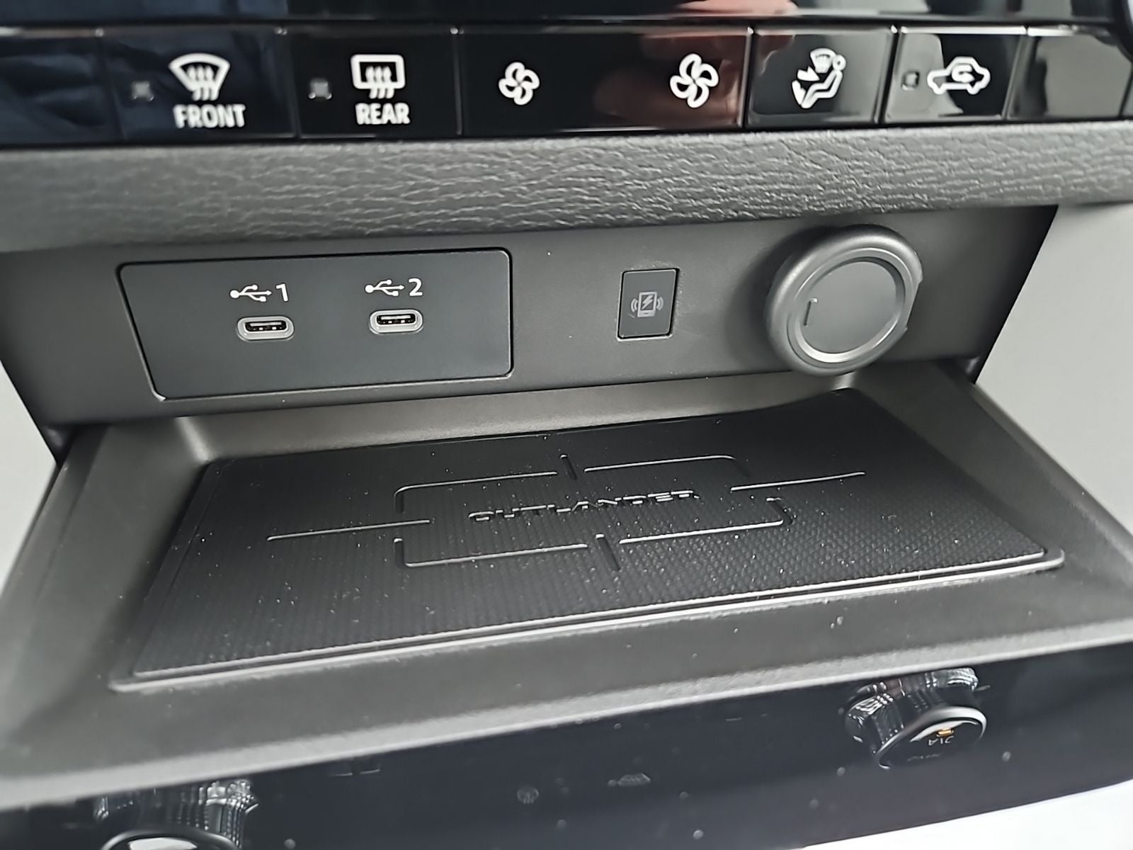 2026 Mitsubishi Outlander SE