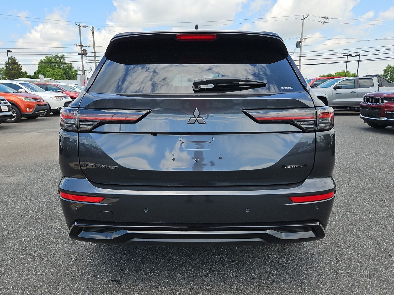 2026 Mitsubishi Outlander LE