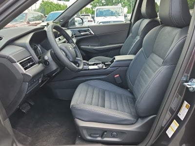 2026 Mitsubishi Outlander LE