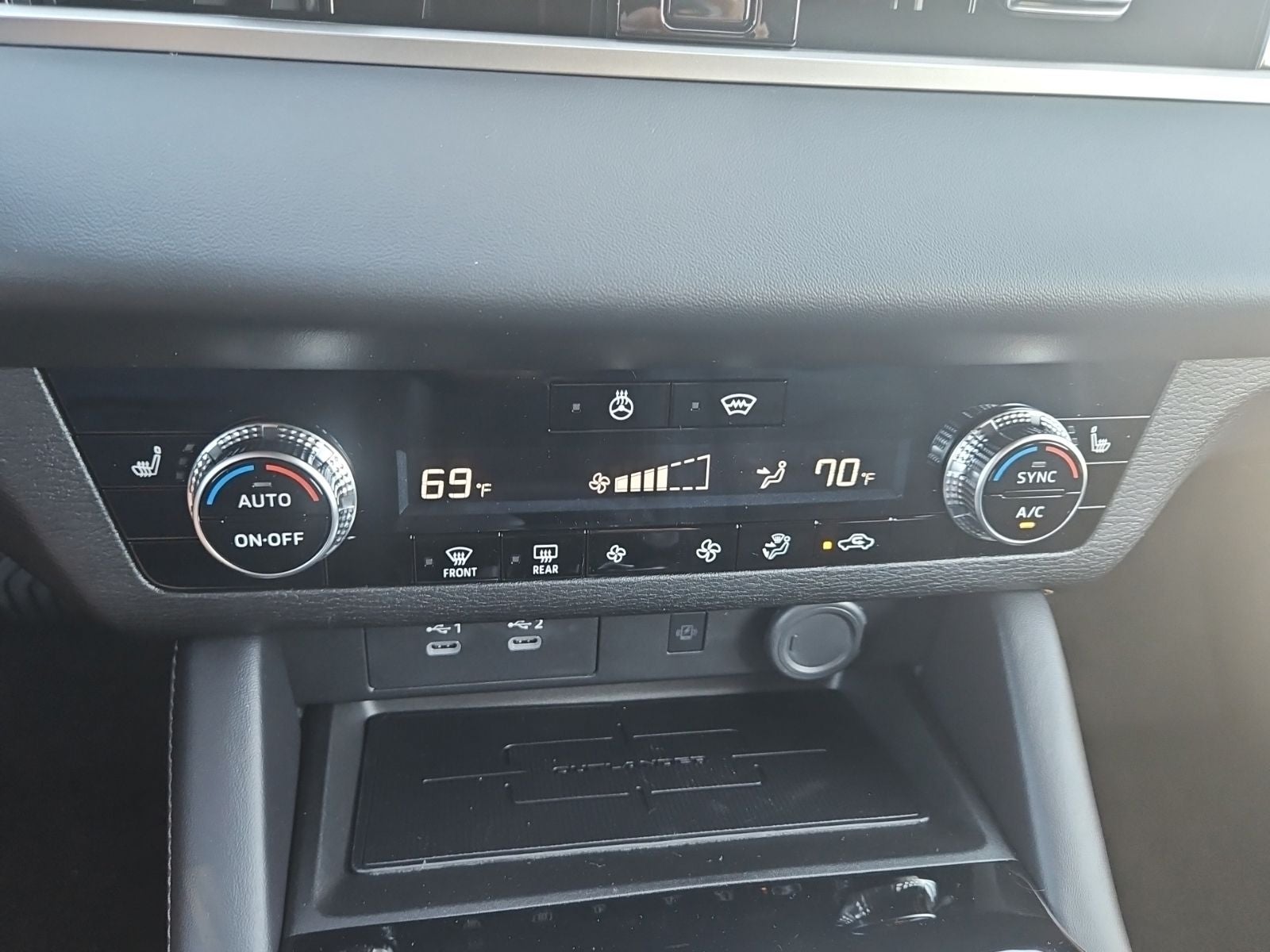 2026 Mitsubishi Outlander LE