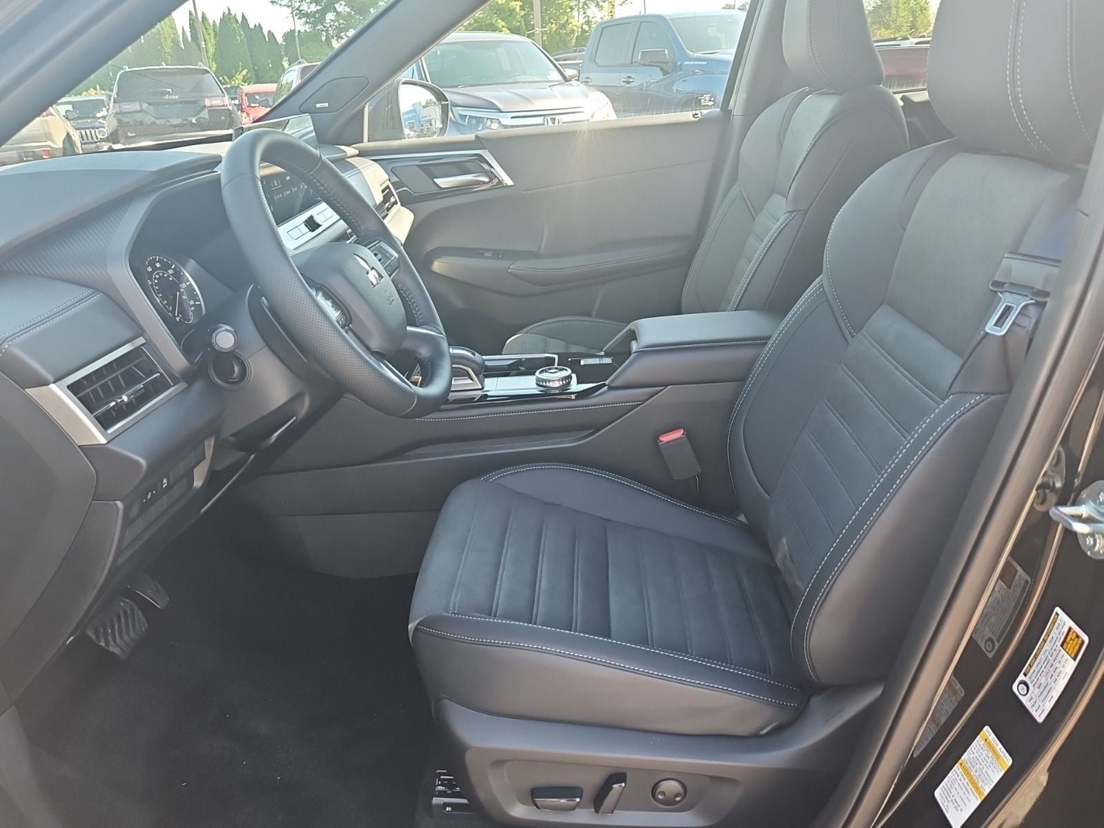 2026 Mitsubishi Outlander LE