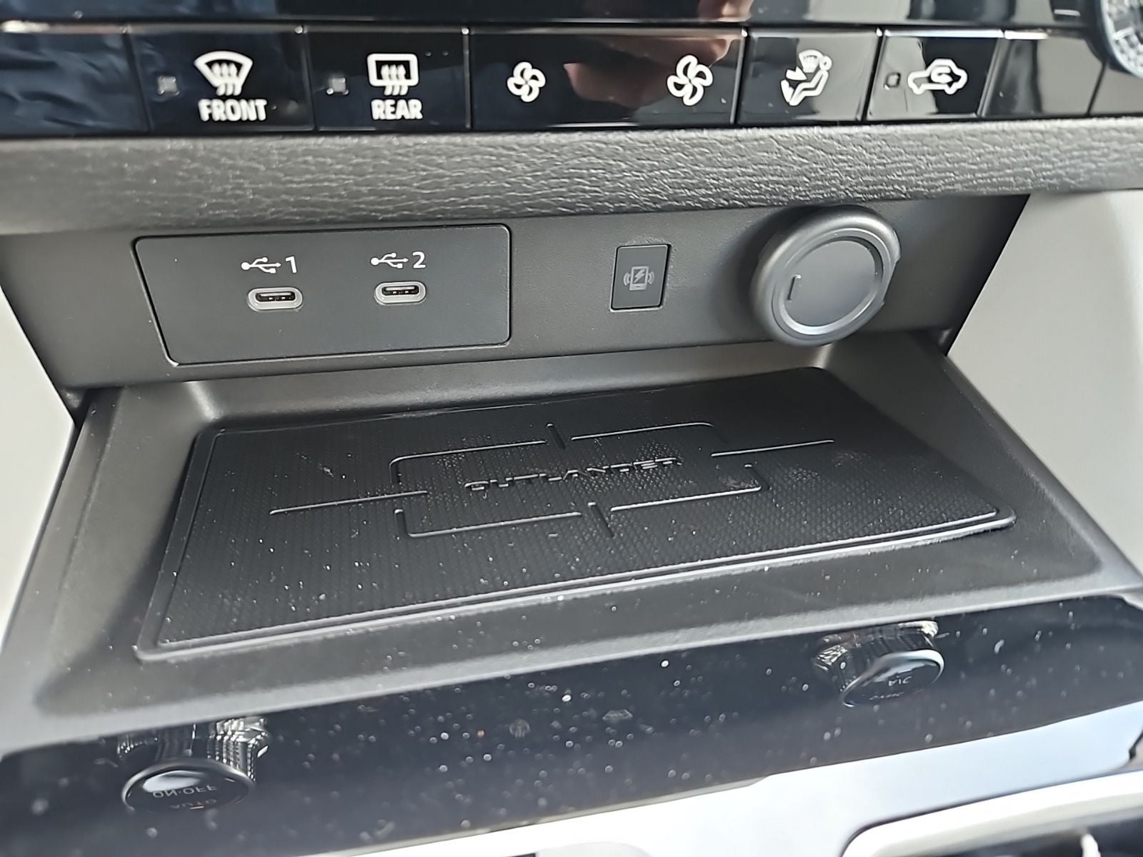 2026 Mitsubishi Outlander SE