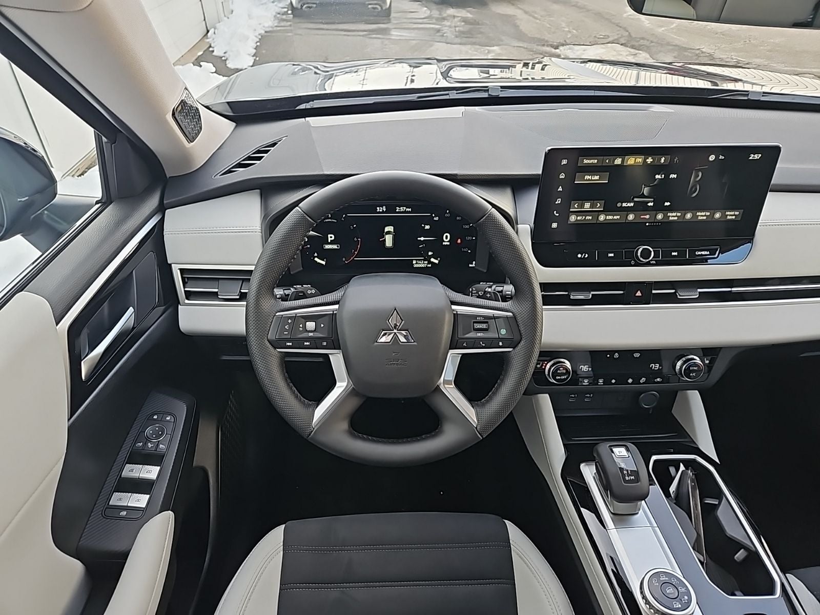 2026 Mitsubishi Outlander SE