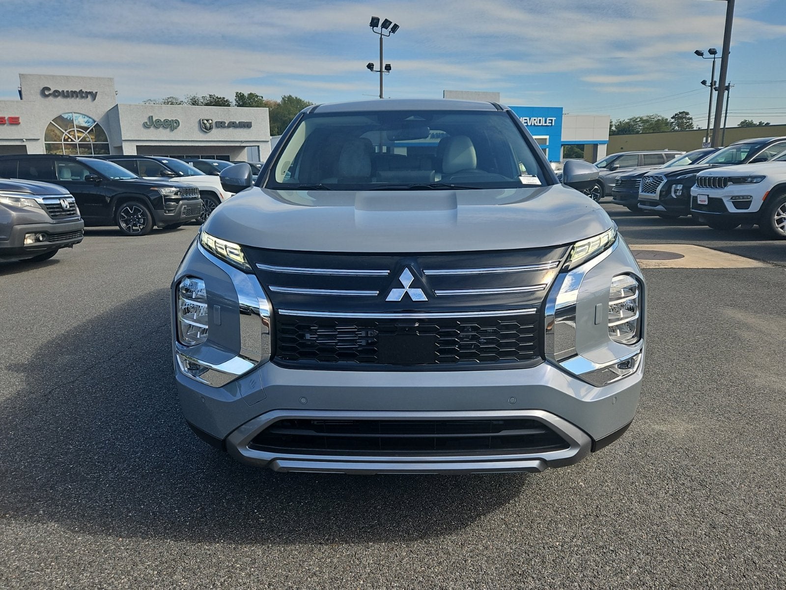 2026 Mitsubishi Outlander SE