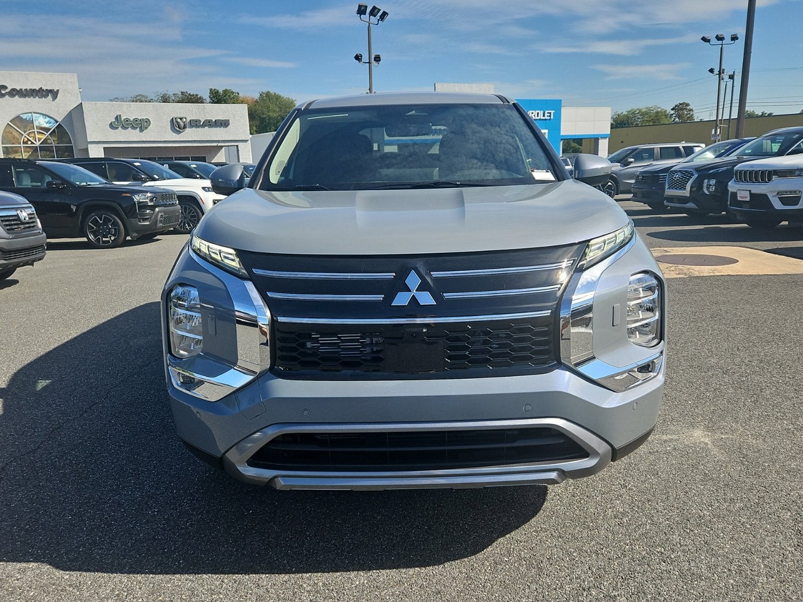 2026 Mitsubishi Outlander SE