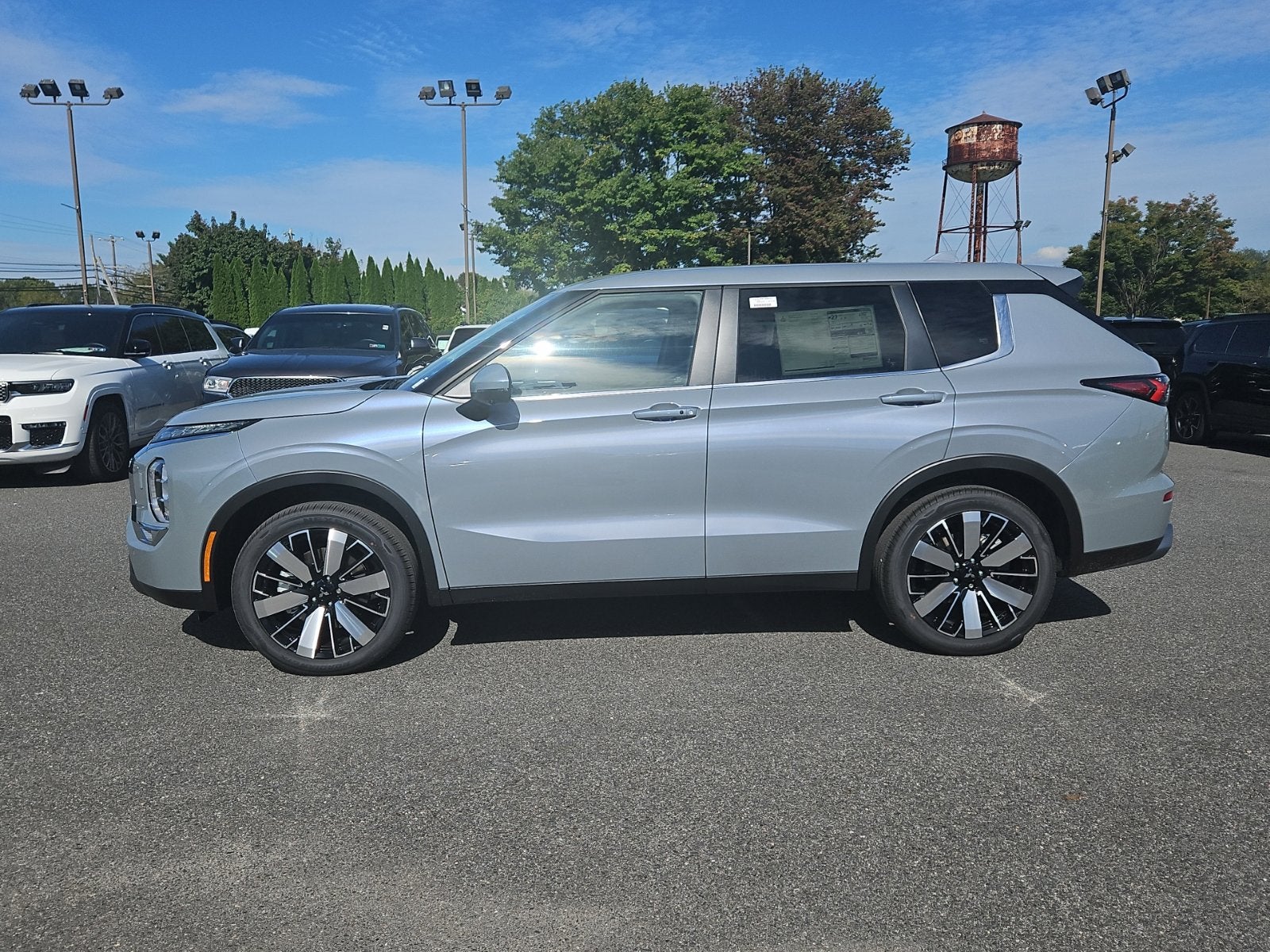 2026 Mitsubishi Outlander SE