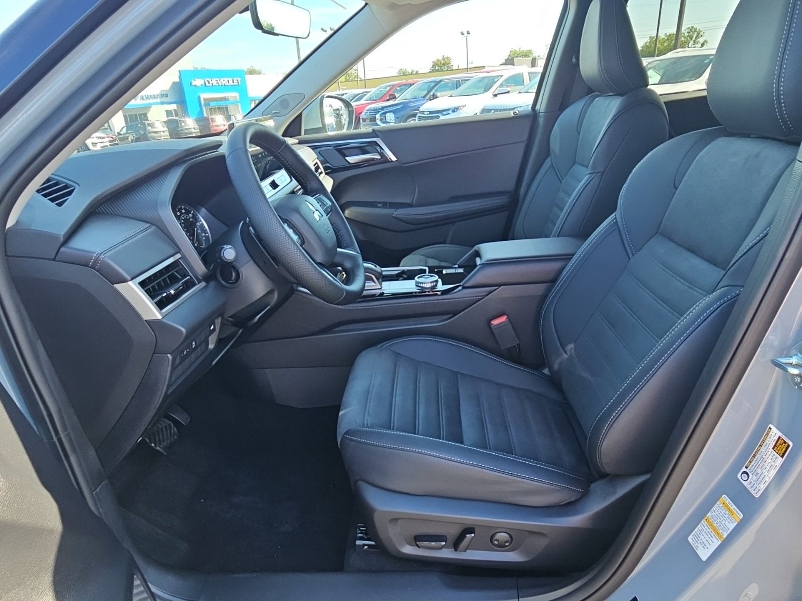 2026 Mitsubishi Outlander SE