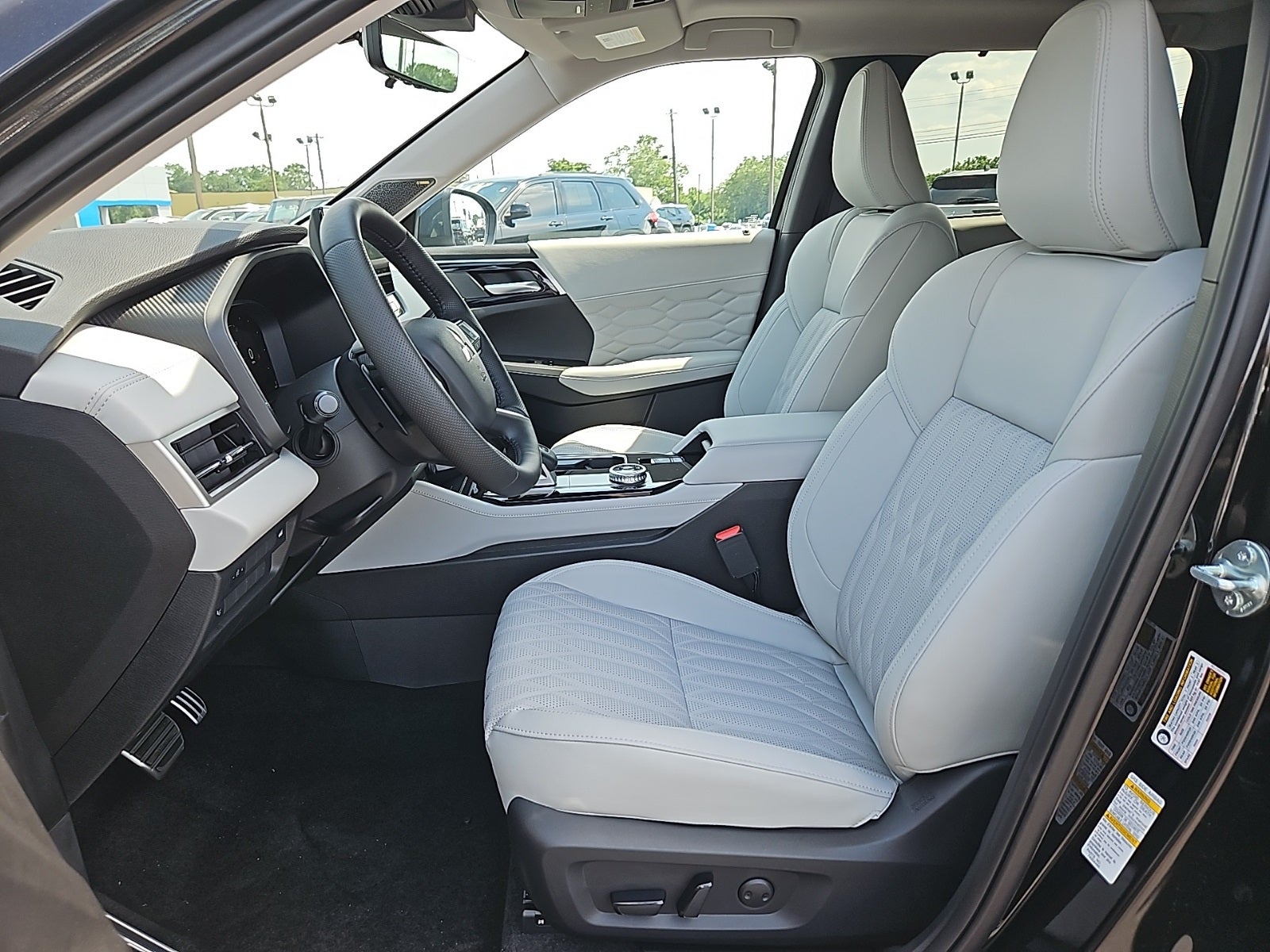 2025 Mitsubishi Outlander Platinum Edition