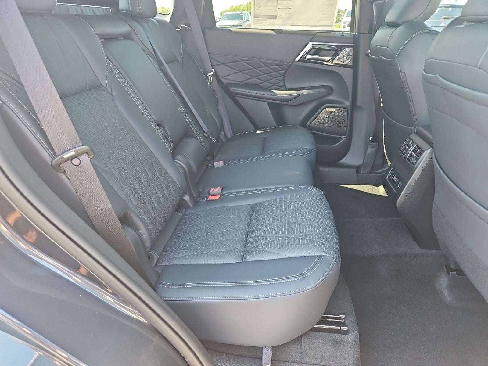 2026 Mitsubishi Outlander Black Edition