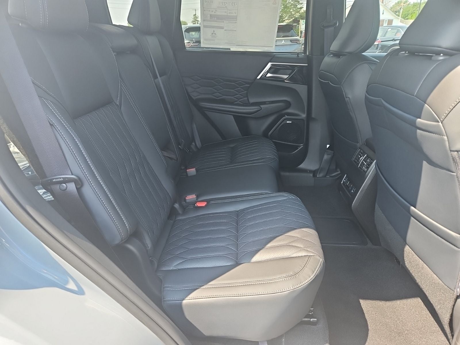 2026 Mitsubishi Outlander Plug-In Hybrid SEL