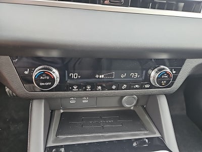 2026 Mitsubishi Outlander ES