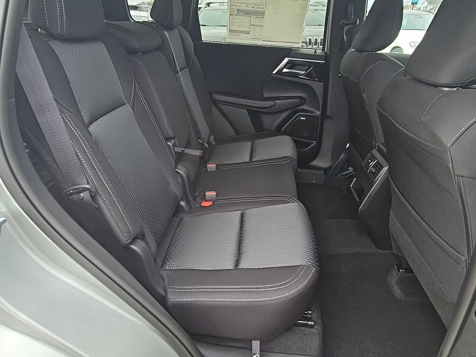 2026 Mitsubishi Outlander ES