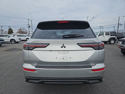 2026 Mitsubishi Outlander ES