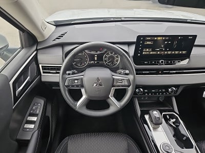 2026 Mitsubishi Outlander ES