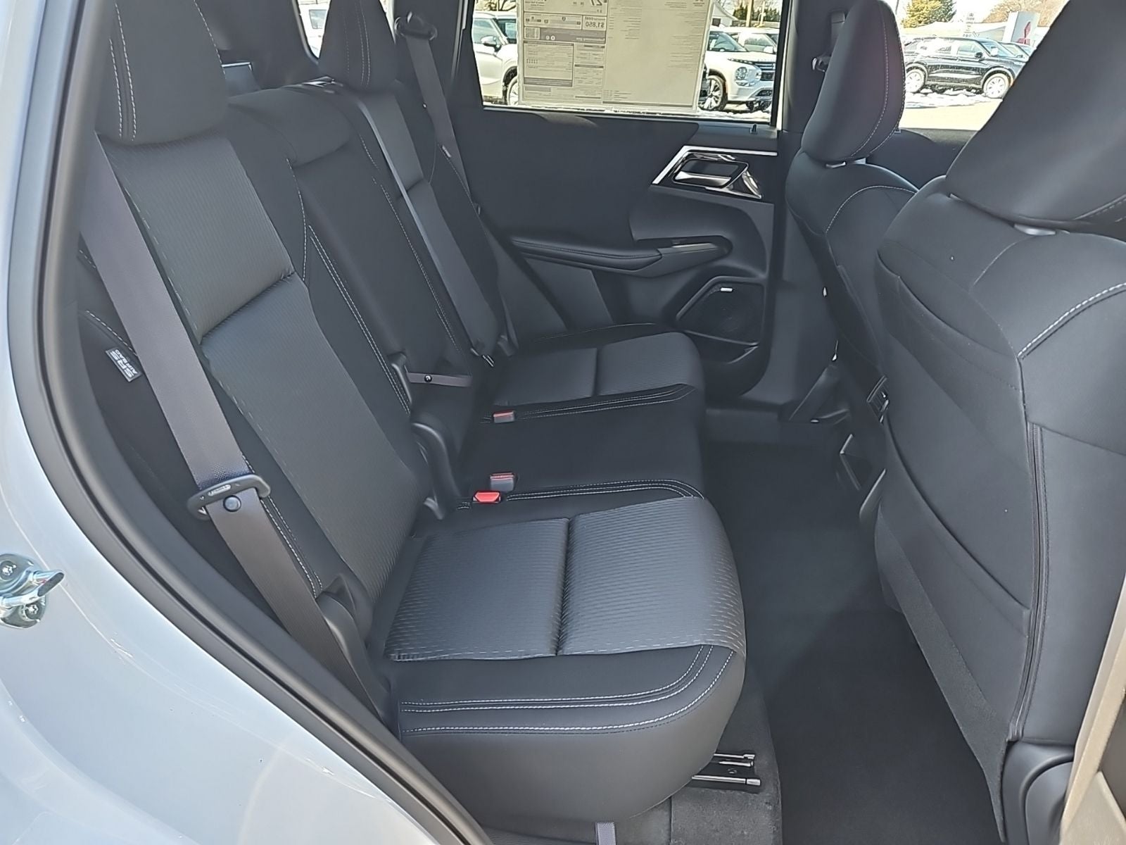 2026 Mitsubishi Outlander ES