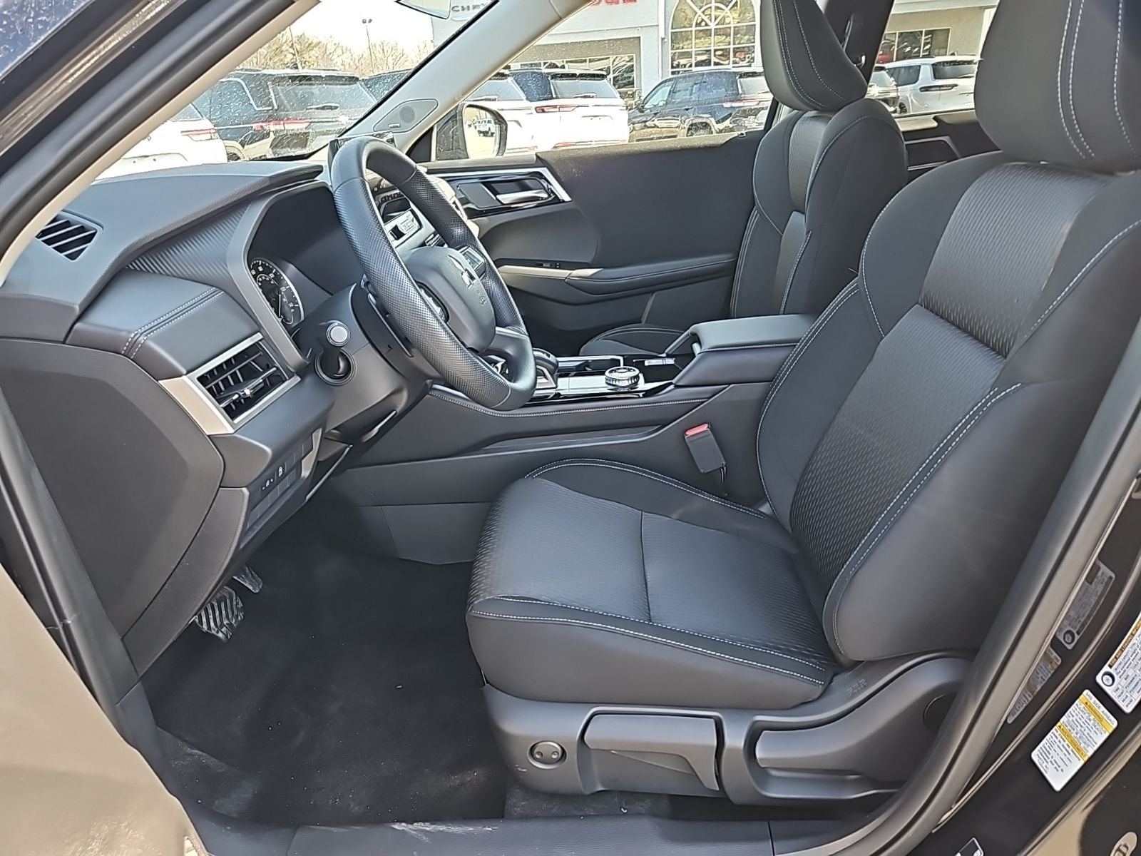 2026 Mitsubishi Outlander ES