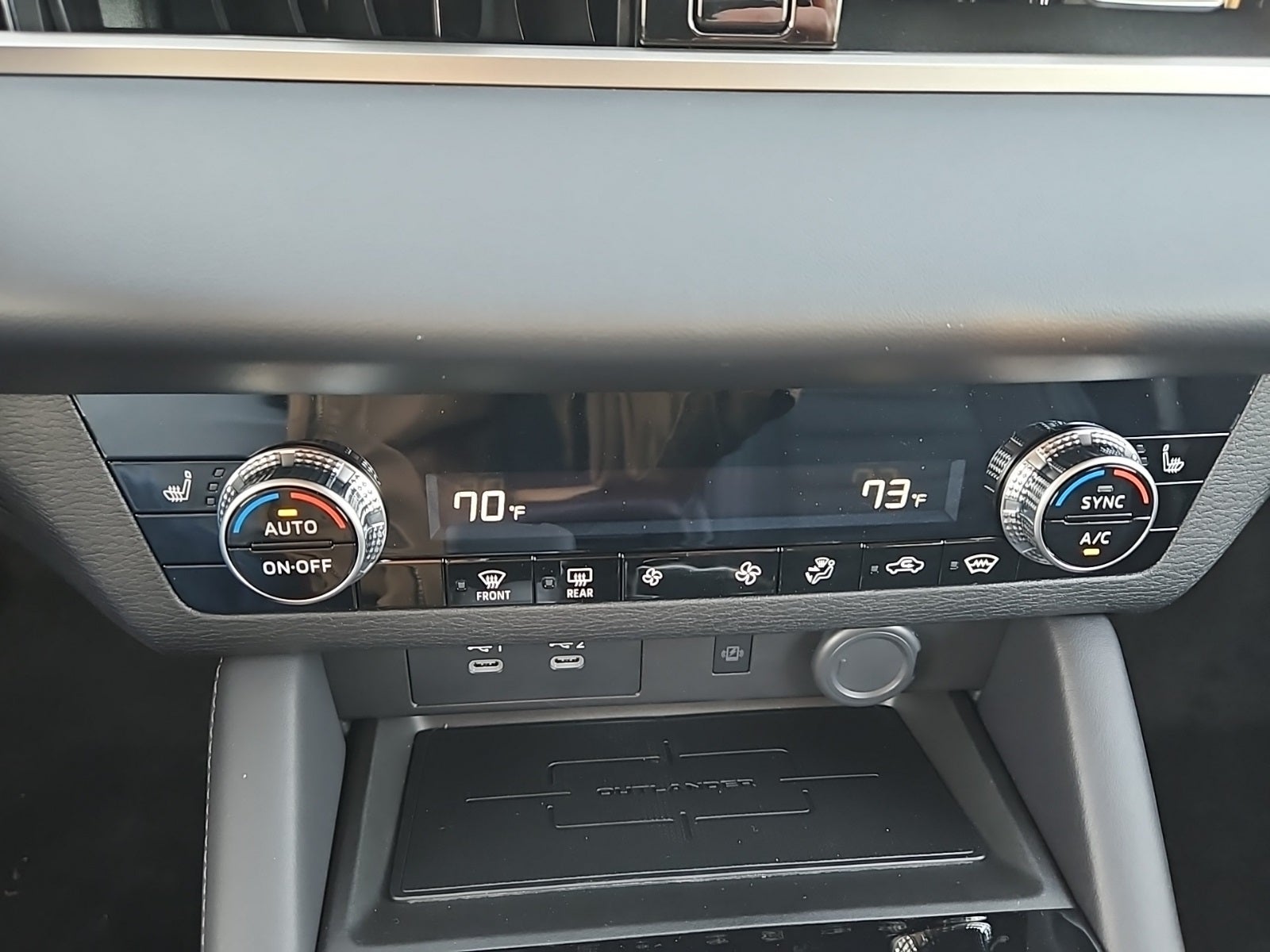 2025 Mitsubishi Outlander SE