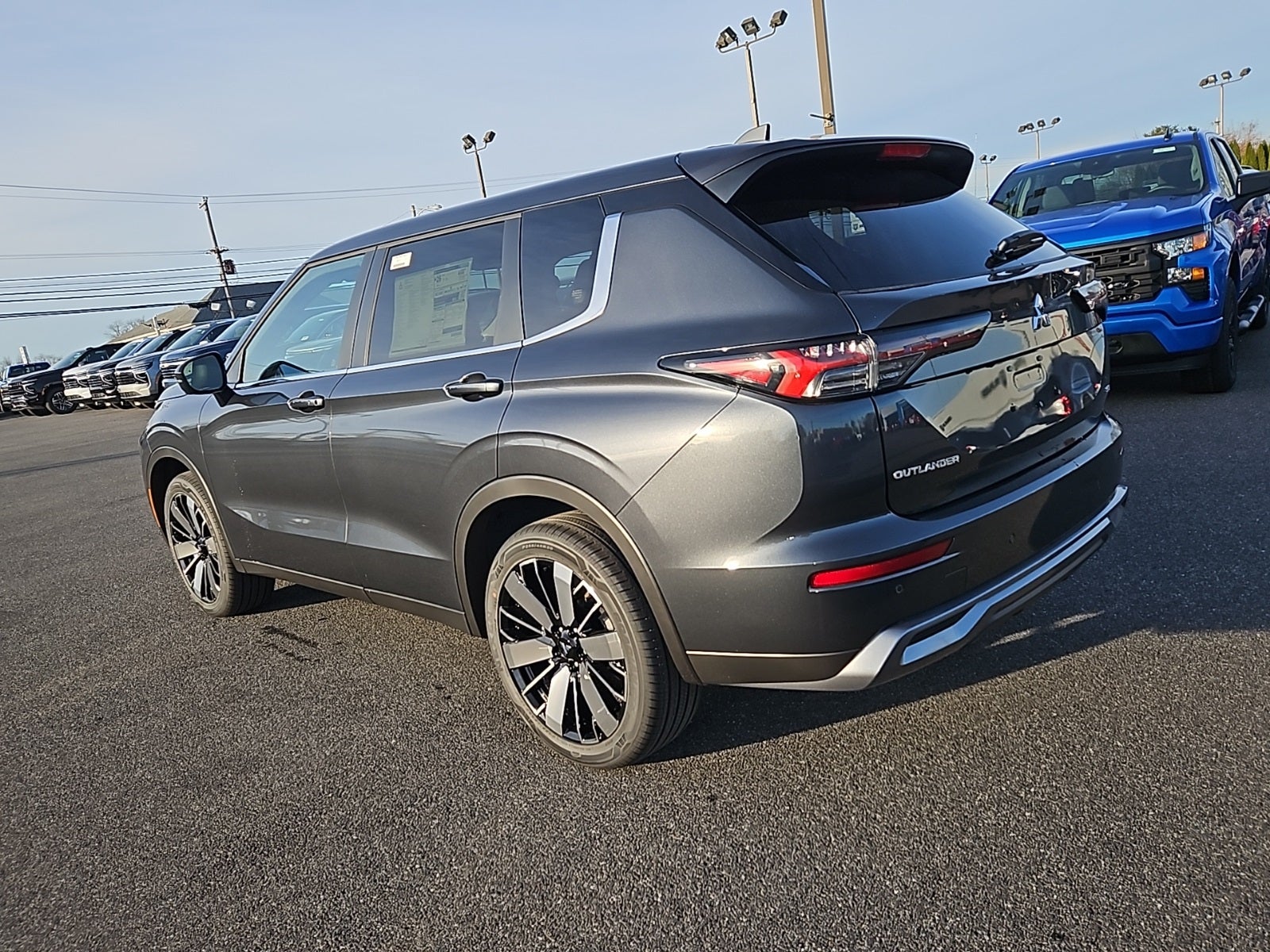 2025 Mitsubishi Outlander SE