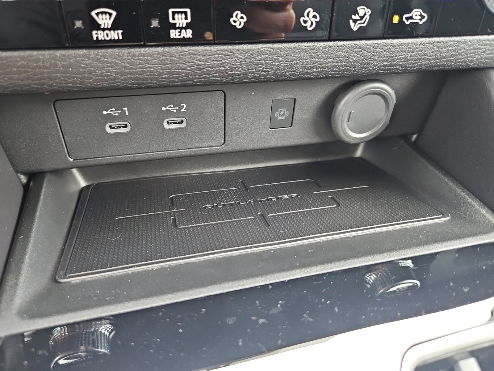 2026 Mitsubishi Outlander SE