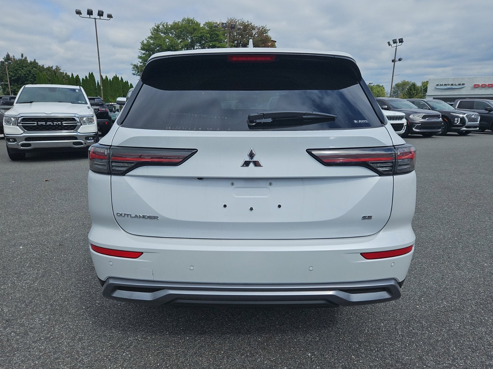 2026 Mitsubishi Outlander SE