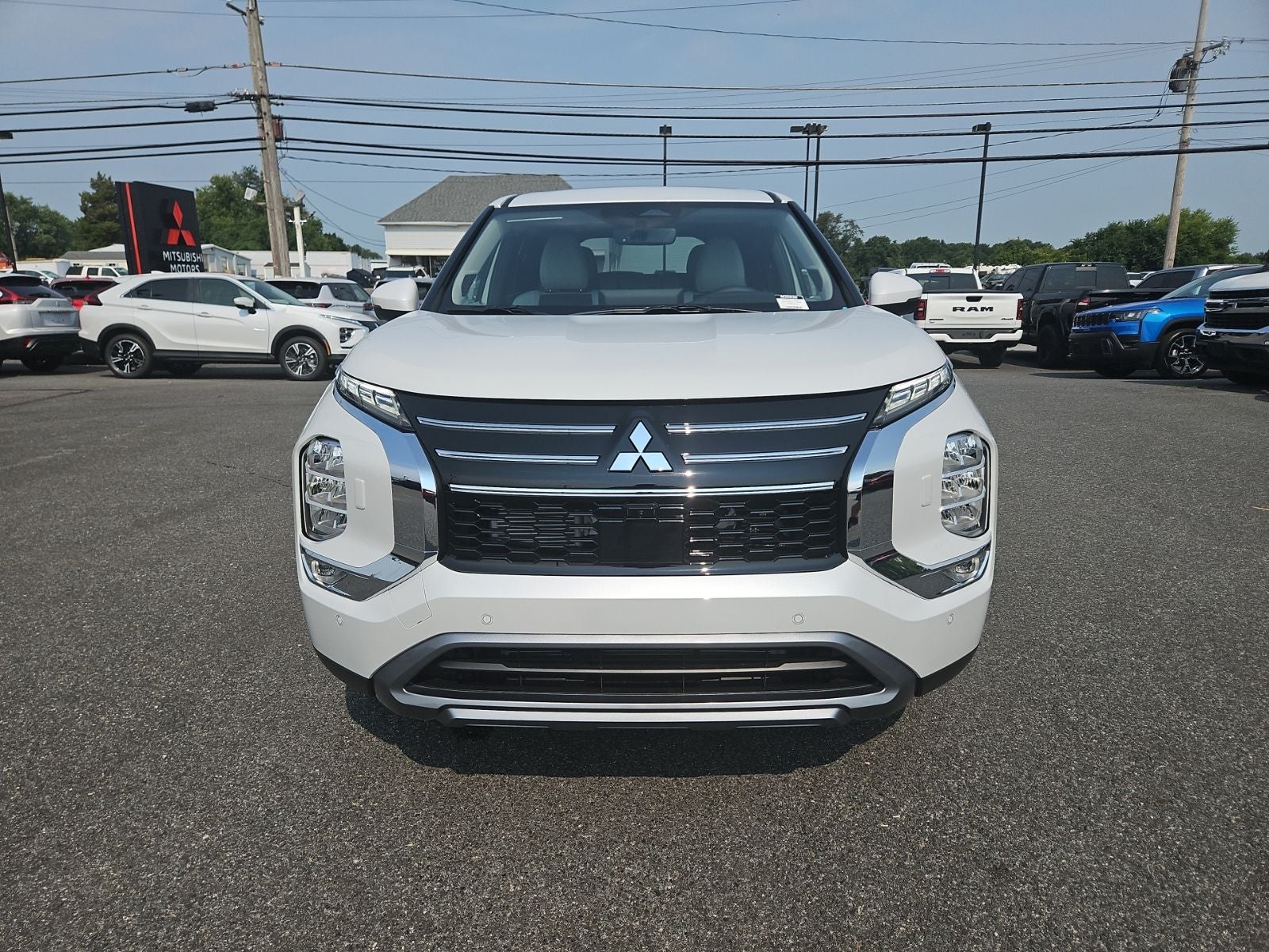 2026 Mitsubishi Outlander SE