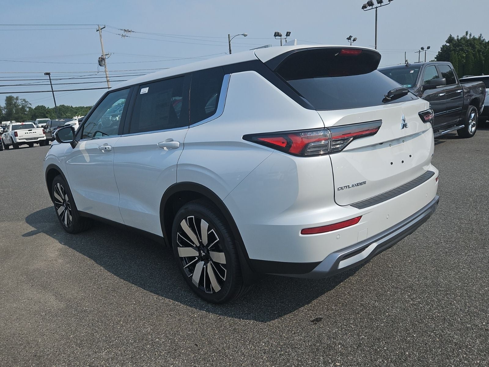 2026 Mitsubishi Outlander SE