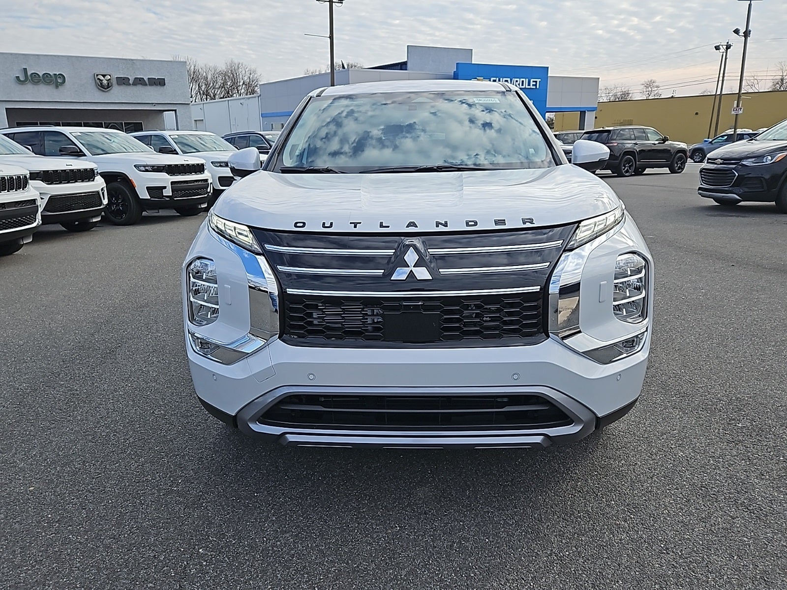 2026 Mitsubishi Outlander SE