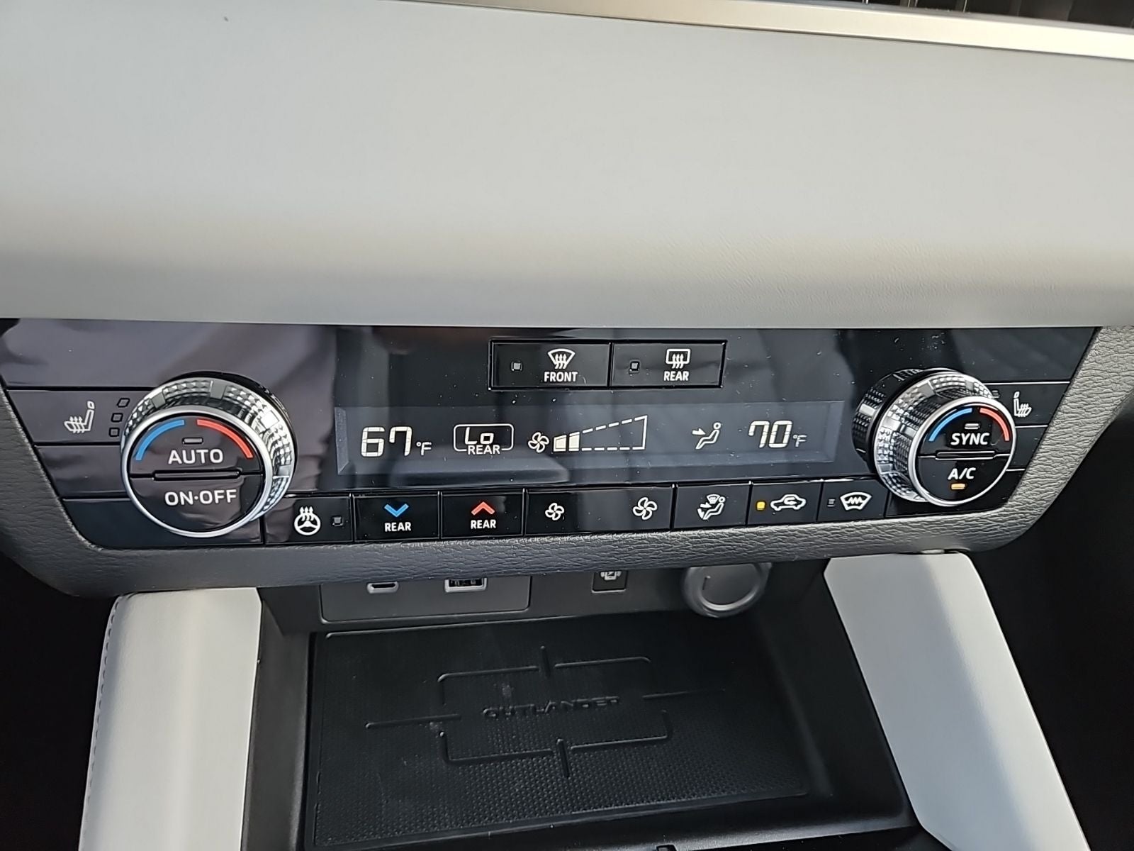 2025 Mitsubishi Outlander Plug-In Hybrid SEL