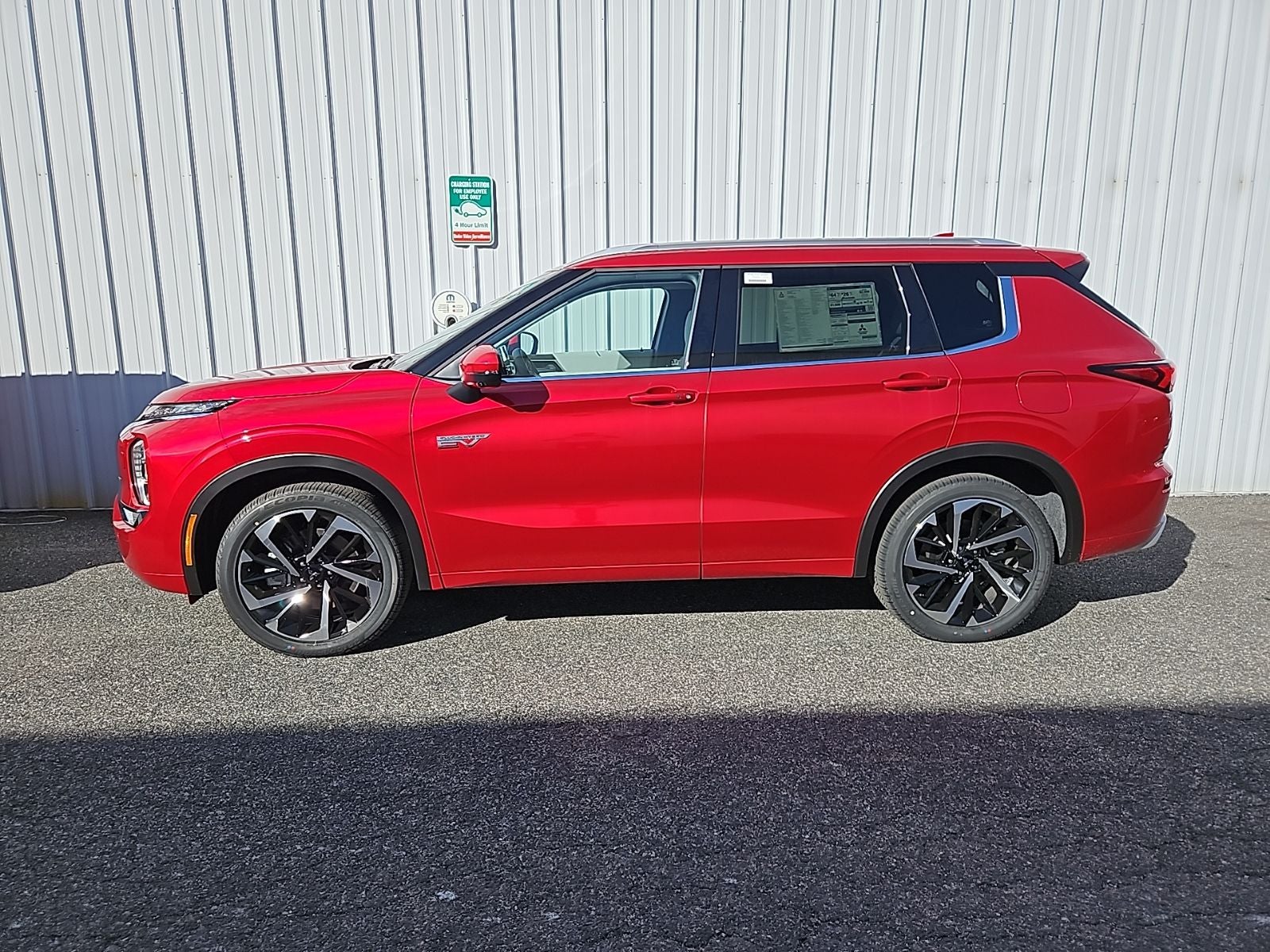 2025 Mitsubishi Outlander Plug-In Hybrid SEL