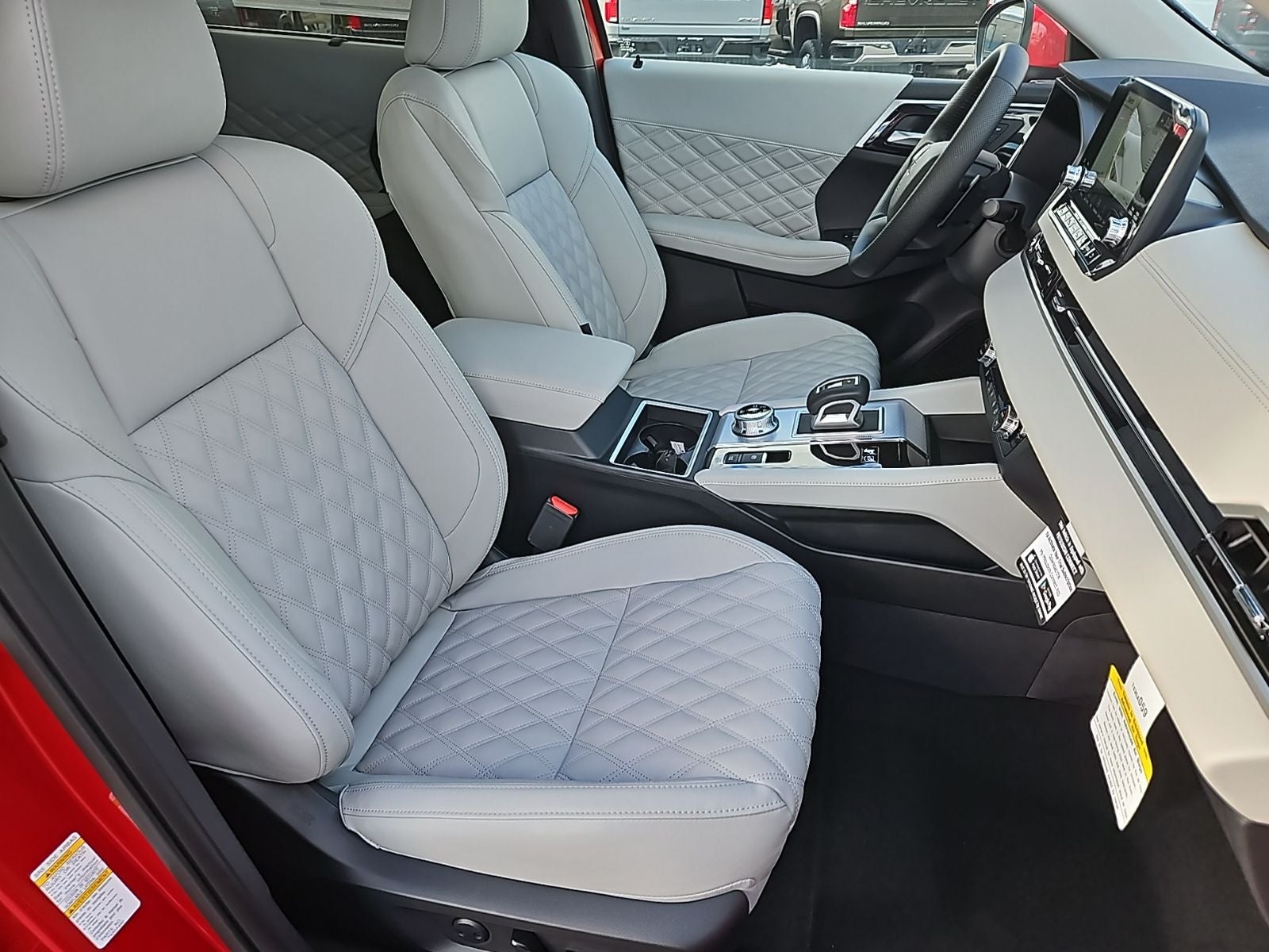 2025 Mitsubishi Outlander Plug-In Hybrid SEL