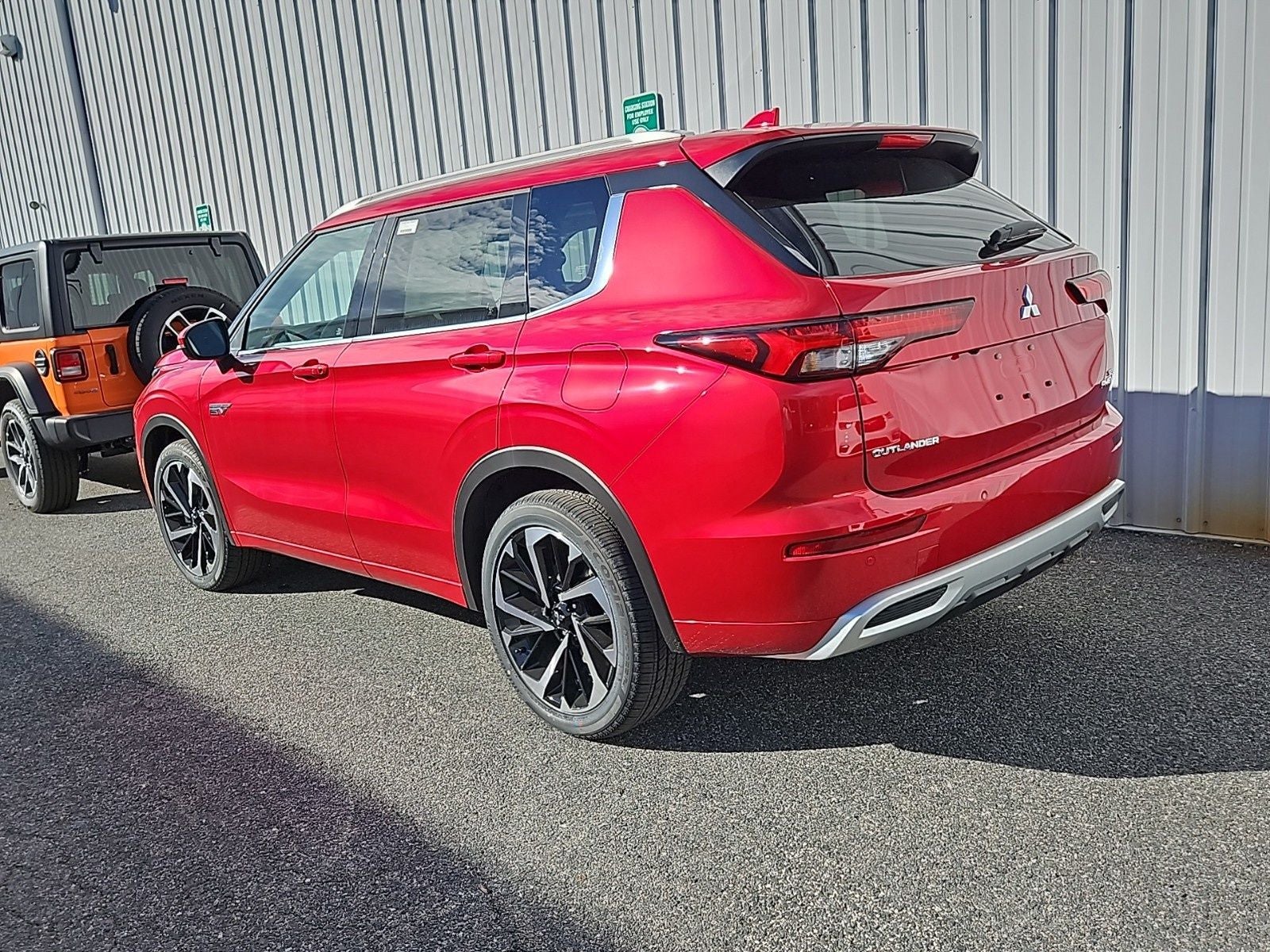 2025 Mitsubishi Outlander Plug-In Hybrid SEL