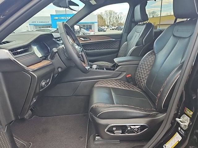 2023 Jeep Grand Cherokee Summit