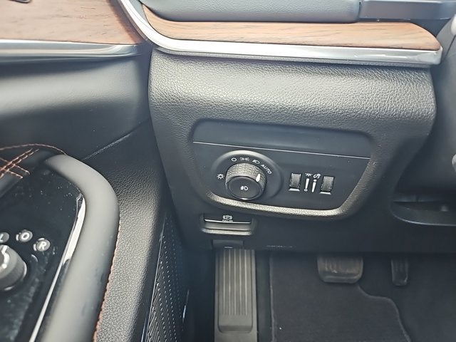 2023 Jeep Grand Cherokee Summit